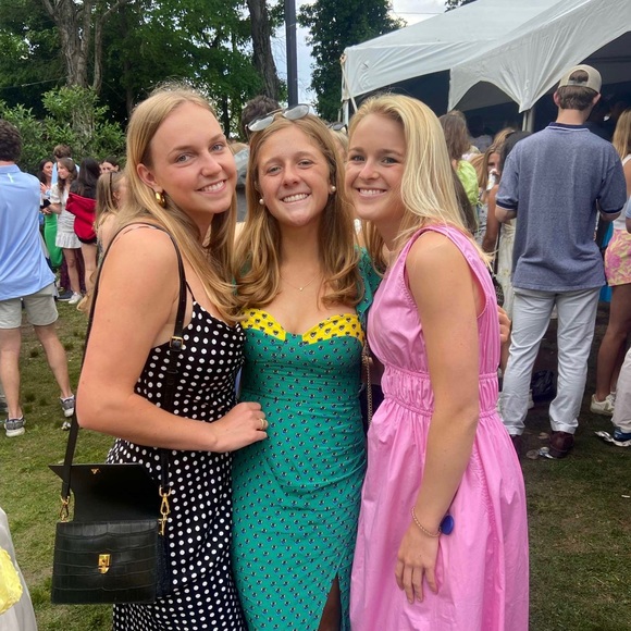 Meet your Posher, Sarah - Picture 2 of 8